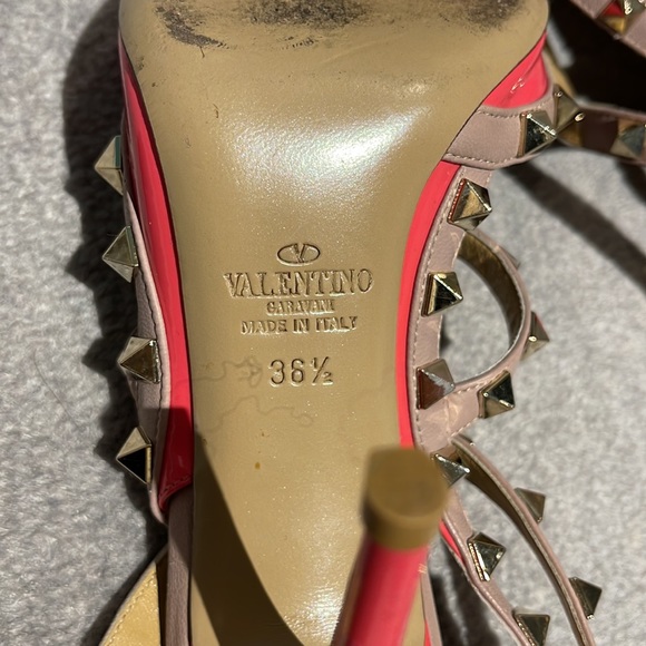 Hot pink patent Valentino rockstuds size 36.5 - Picture 3 of 3